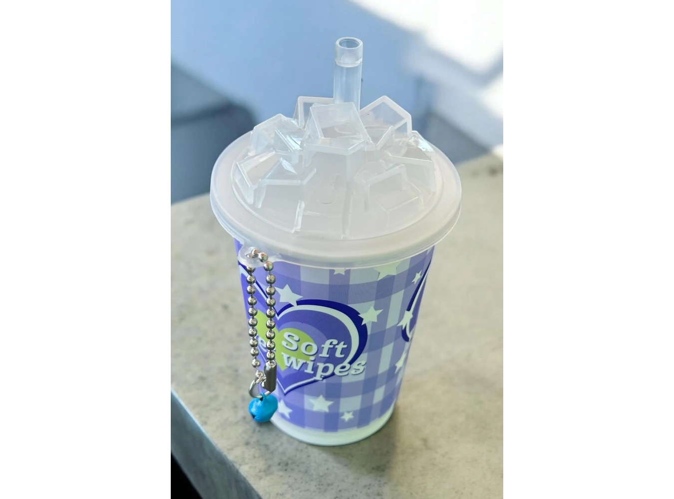 Mor Renk Kalp Figürlü Anahtarlık Detaylı Kutulu Islak Mendil