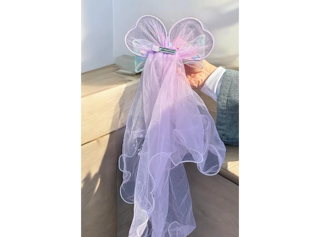 Mor Renk Kurdele Figürlü Duvak Detaylı Yan Toka