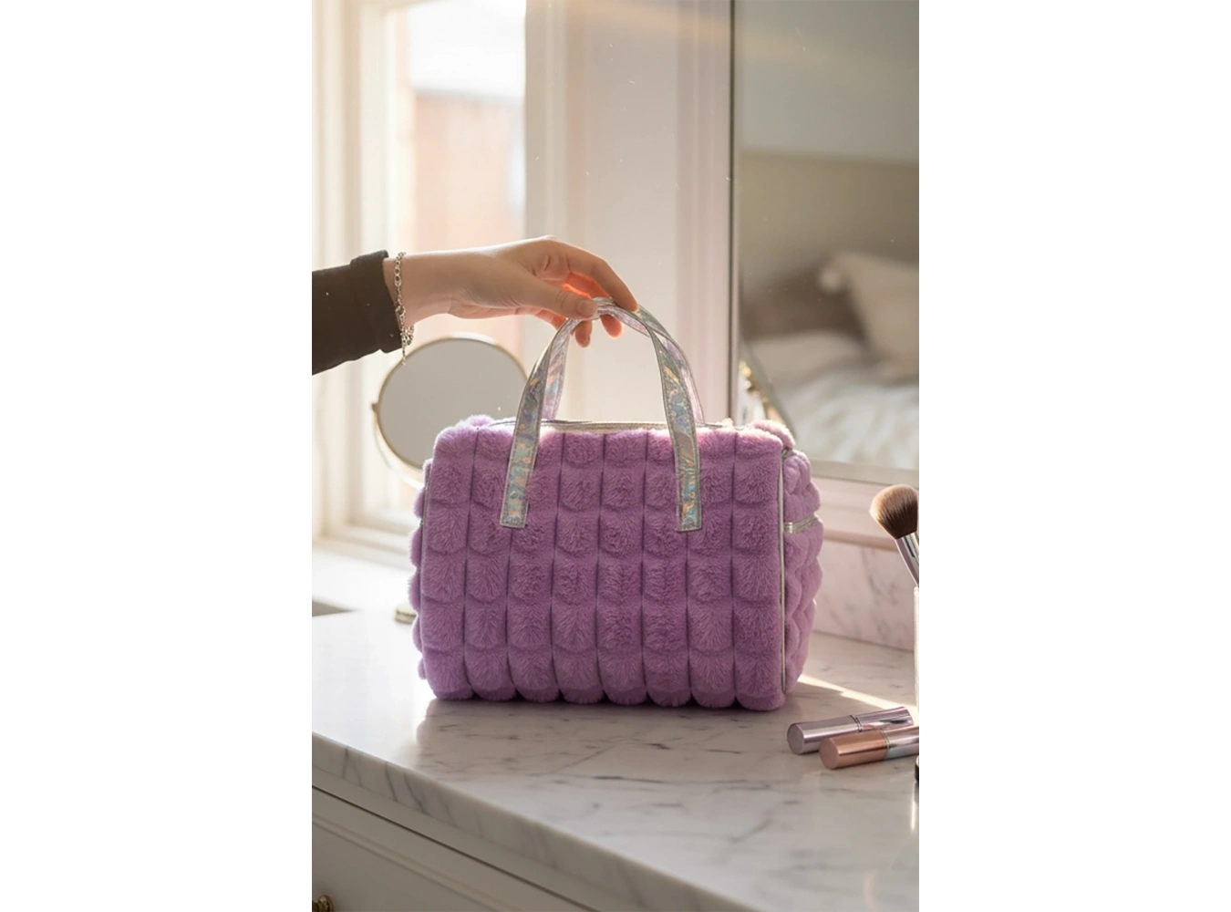 Mor Renk Makyaj Çantası