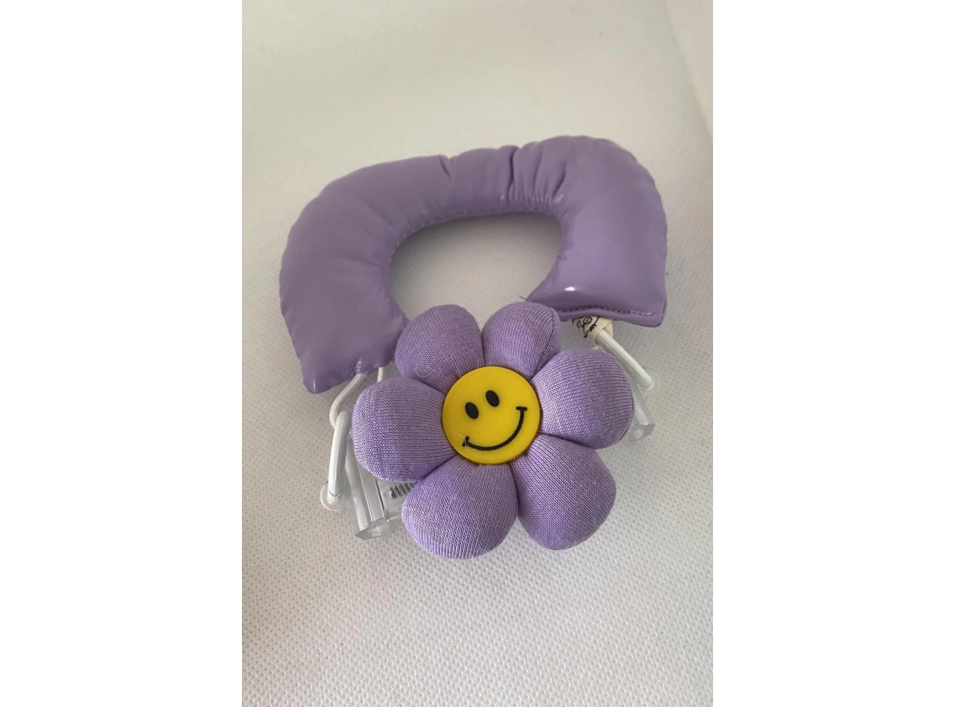 Mor Renk Papatya Figürlü Telefon Aksesuarı