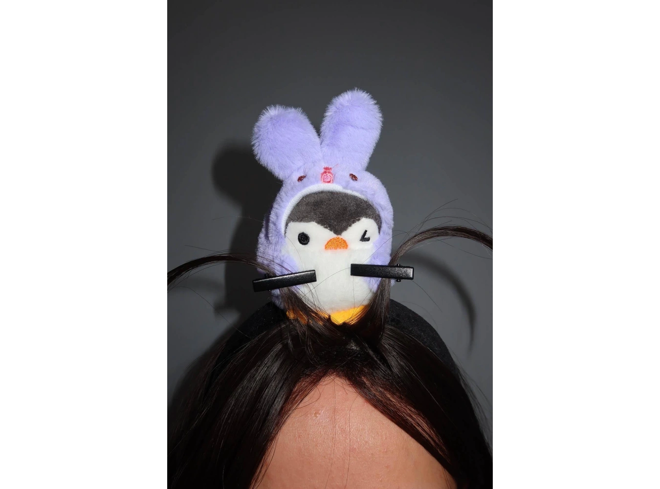 Mor Renk Penguen Figürlü Perçem Tokası Detaylı Taç