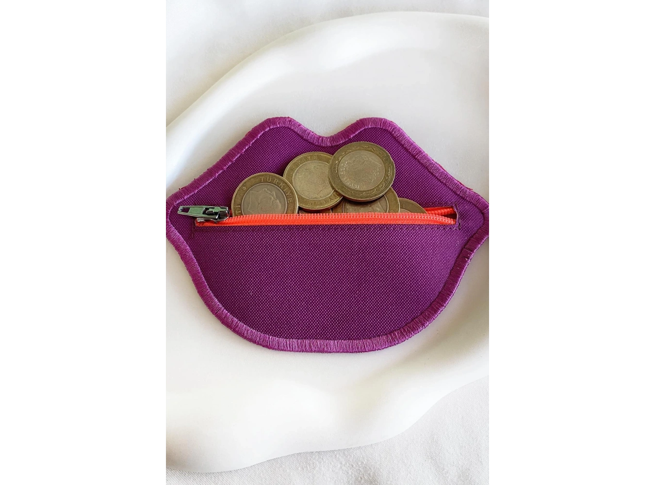 Mürdüm Renk Dudak Detaylı Kadın Cüzdan