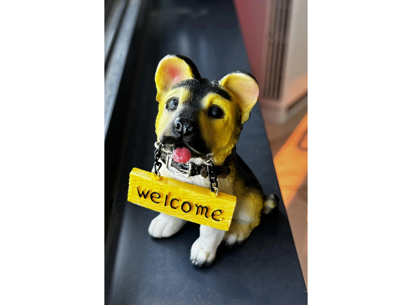 Orta Boy Süs Eşyası Köpek Figürlü Hoşgeldin Yazılı Biblo