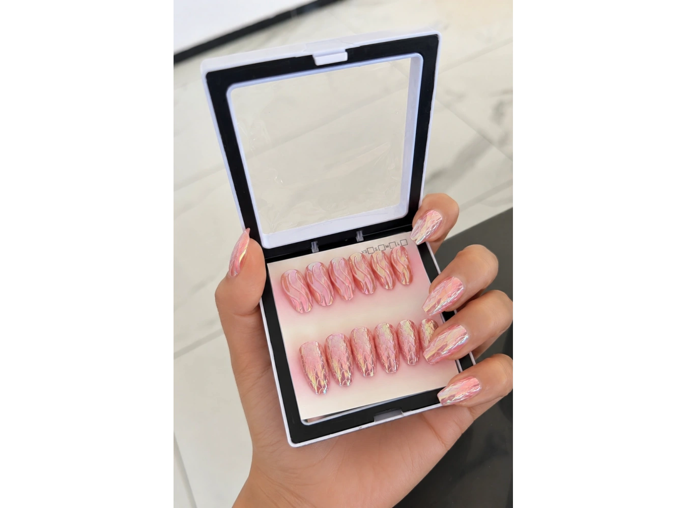 Pembe Renk 12li Takma Tırnak (Yapıştırıcılı)