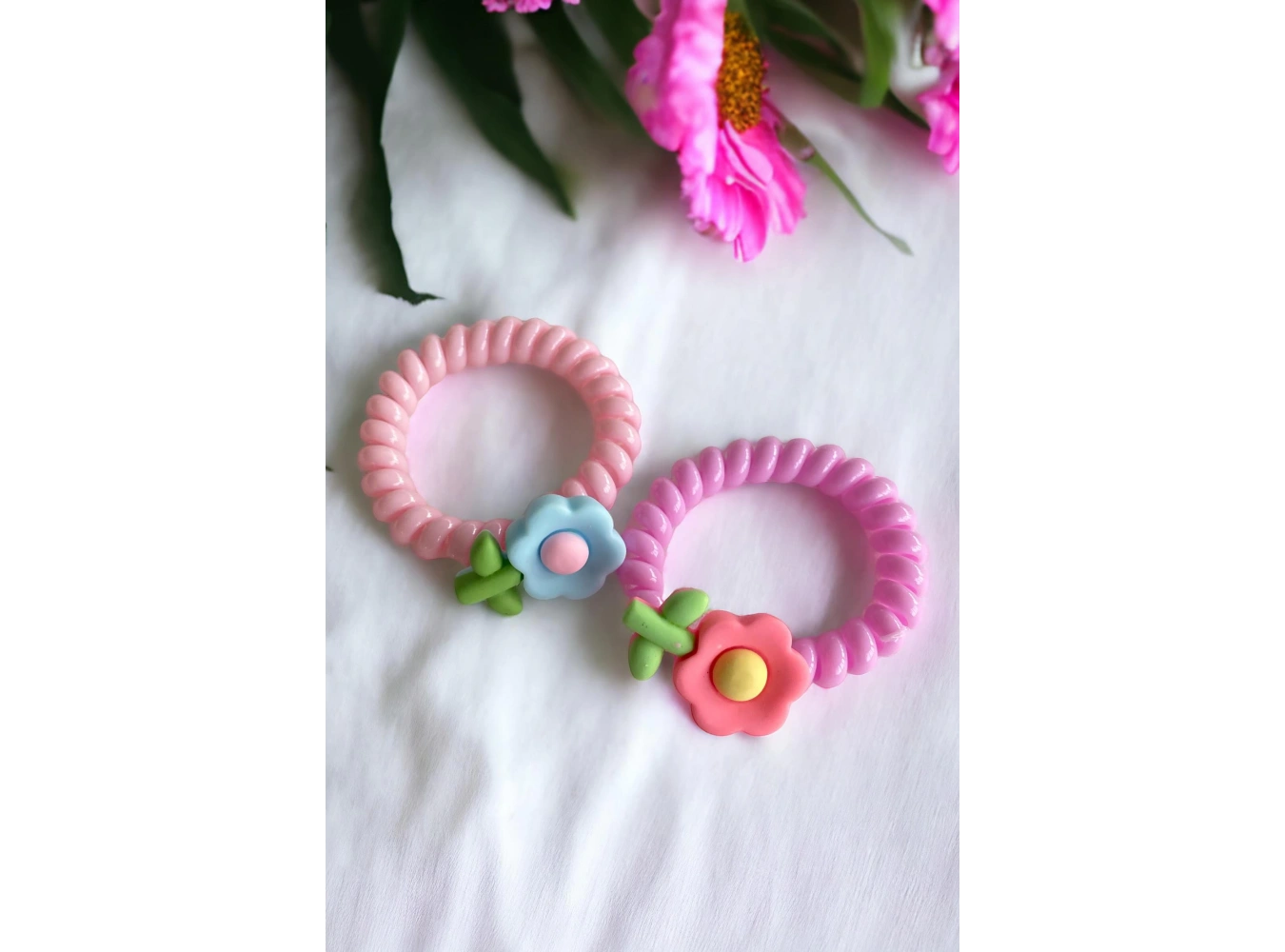 Pembe Renk 2´li Çiçek Detaylı Helezon Toka