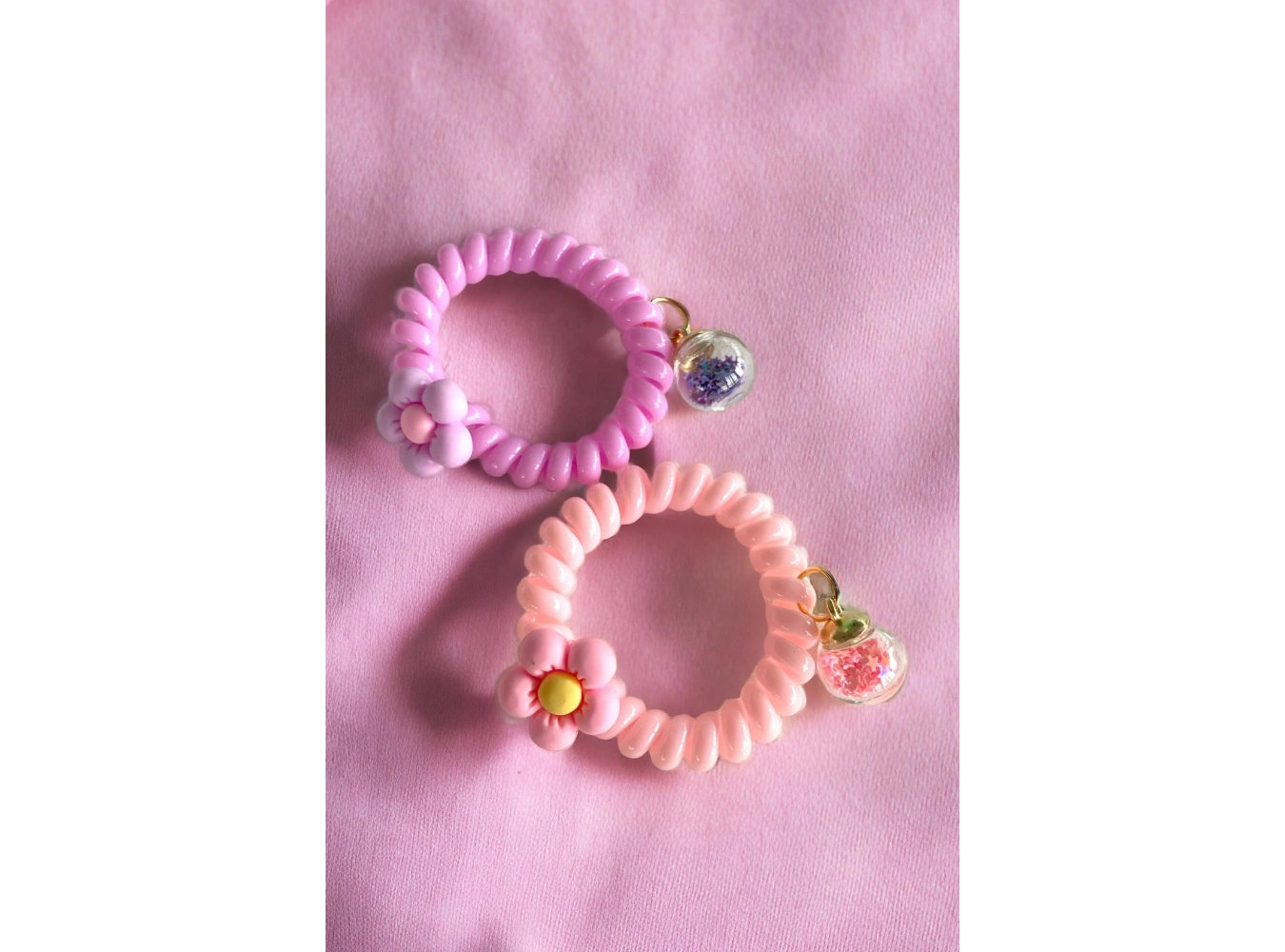 Pembe Renk 2´li Çiçek Detaylı Helezon Toka