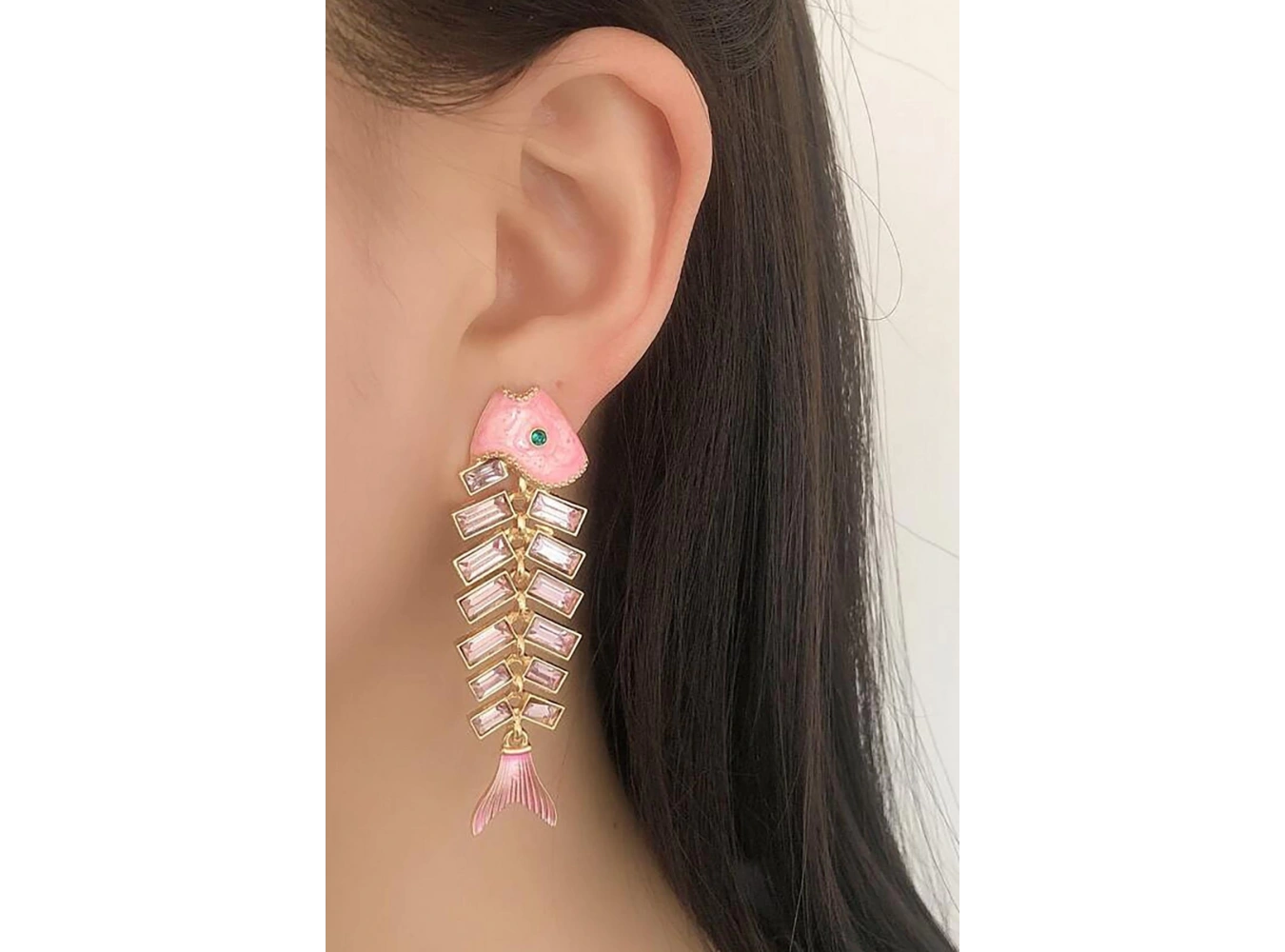 Pembe Renk Balık Figürlü Taş Detaylı Küpe (Çift)