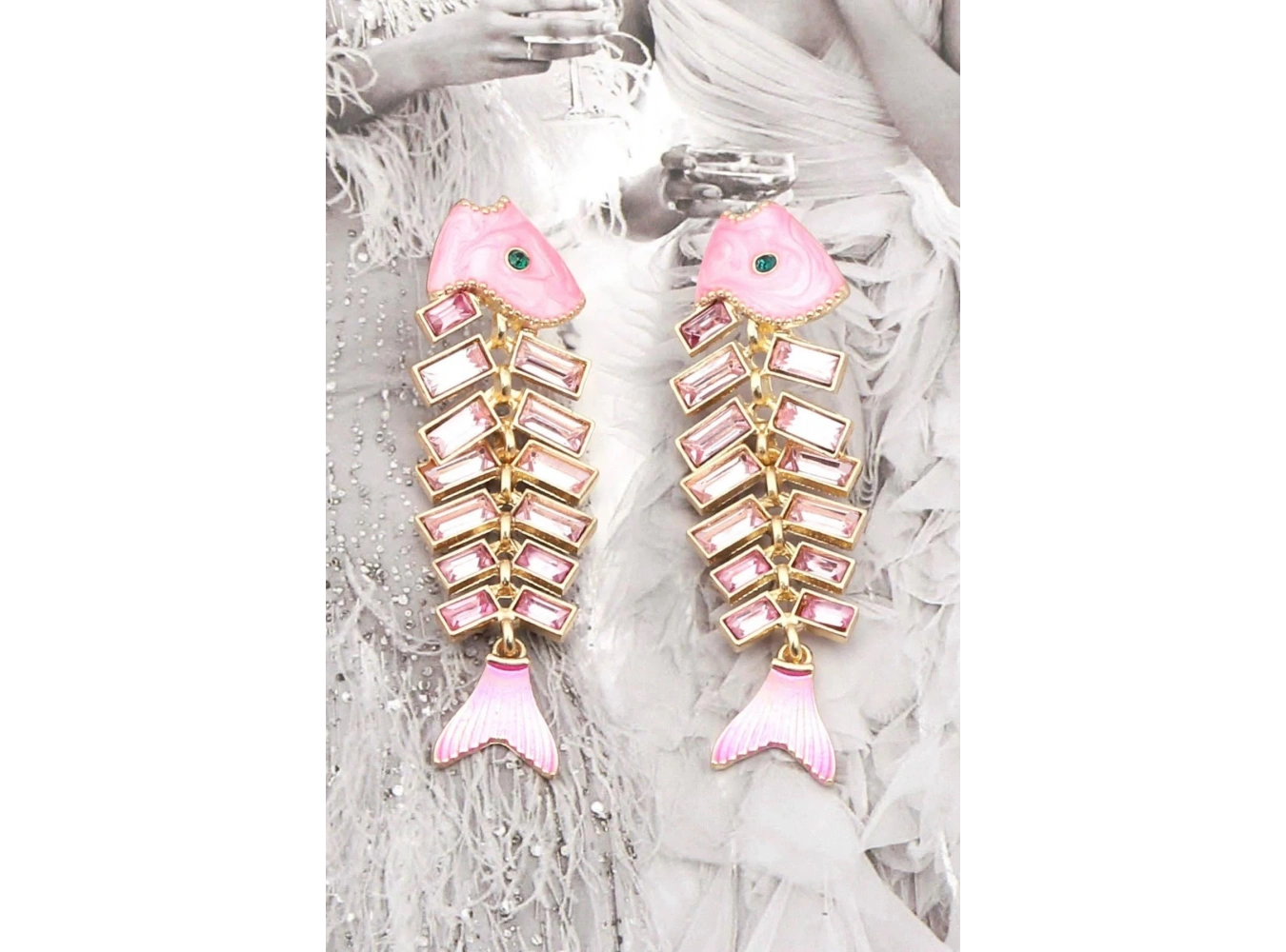 Pembe Renk Balık Figürlü Taş Detaylı Küpe (Çift)