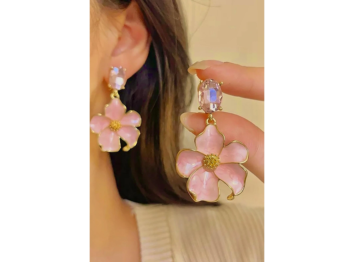 Pembe Renk Çiçek Figürlü Küpe (Çift)