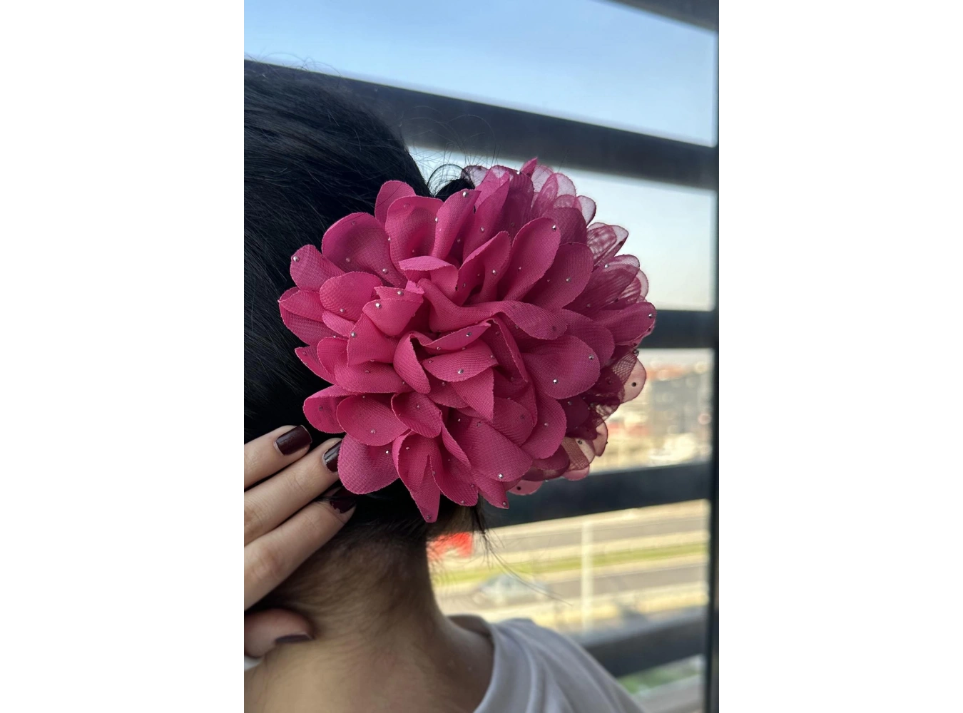 Pembe Renk Çiçek Figürlü Taş Detaylı Mandal Toka