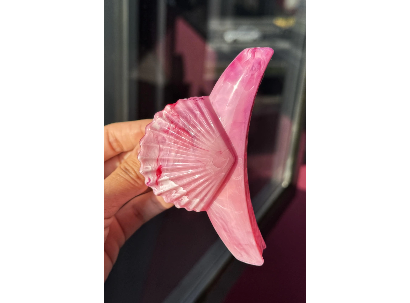 Pembe Renk Deniz Kabuğu Figürlü Kemik Mandal Toka