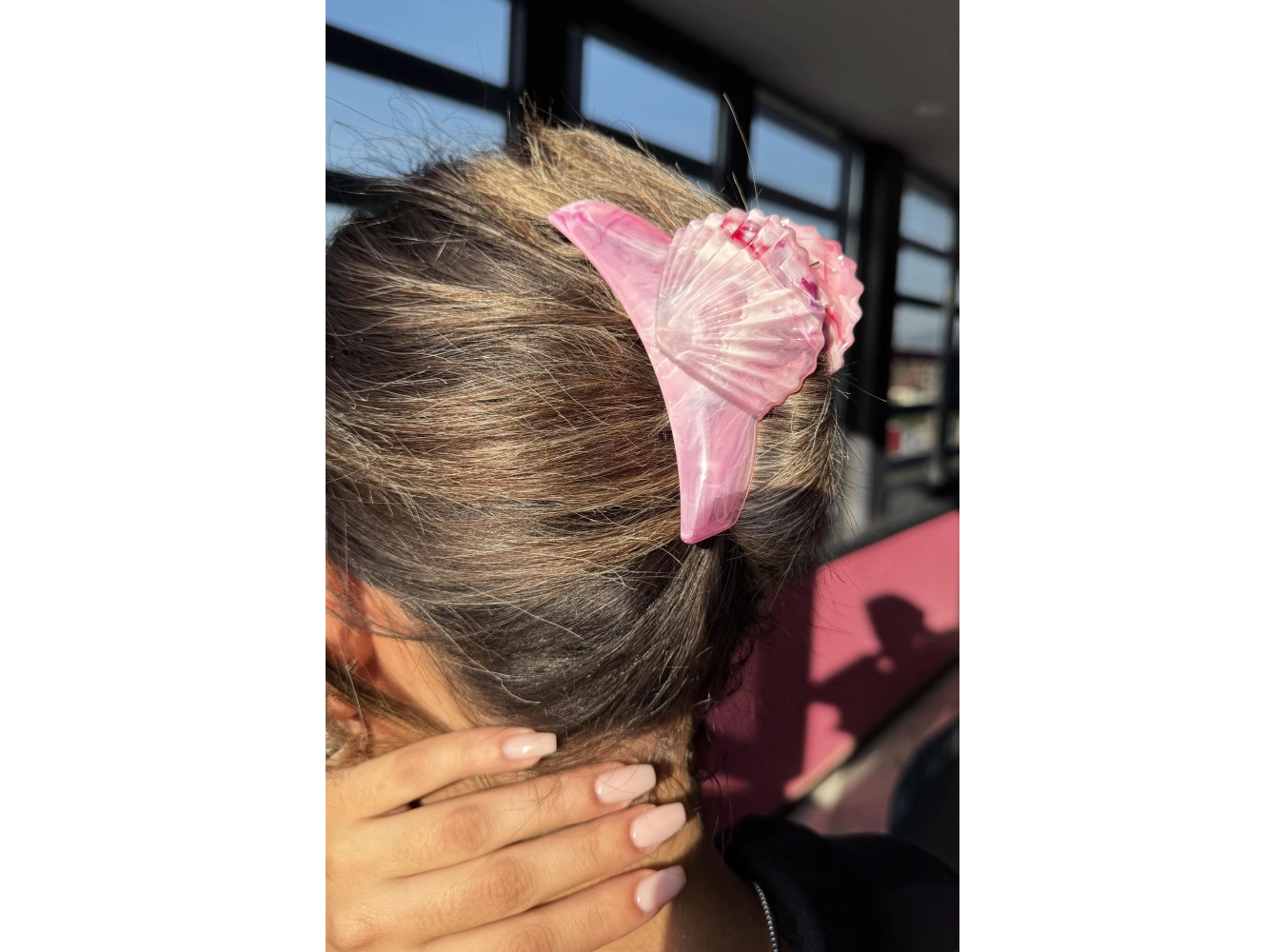 Pembe Renk Deniz Kabuğu Figürlü Kemik Mandal Toka
