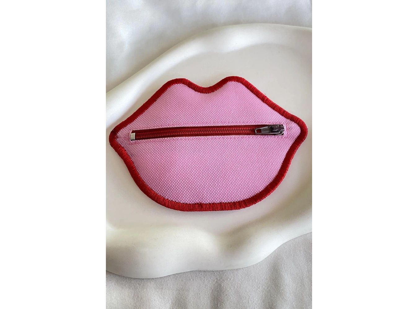 Pembe Renk Dudak Detaylı Kadın Cüzdan