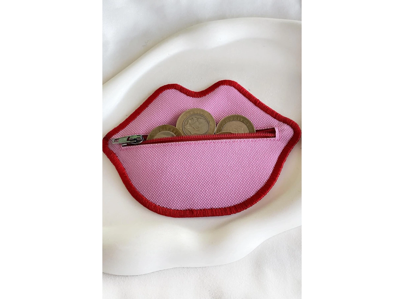 Pembe Renk Dudak Detaylı Kadın Cüzdan