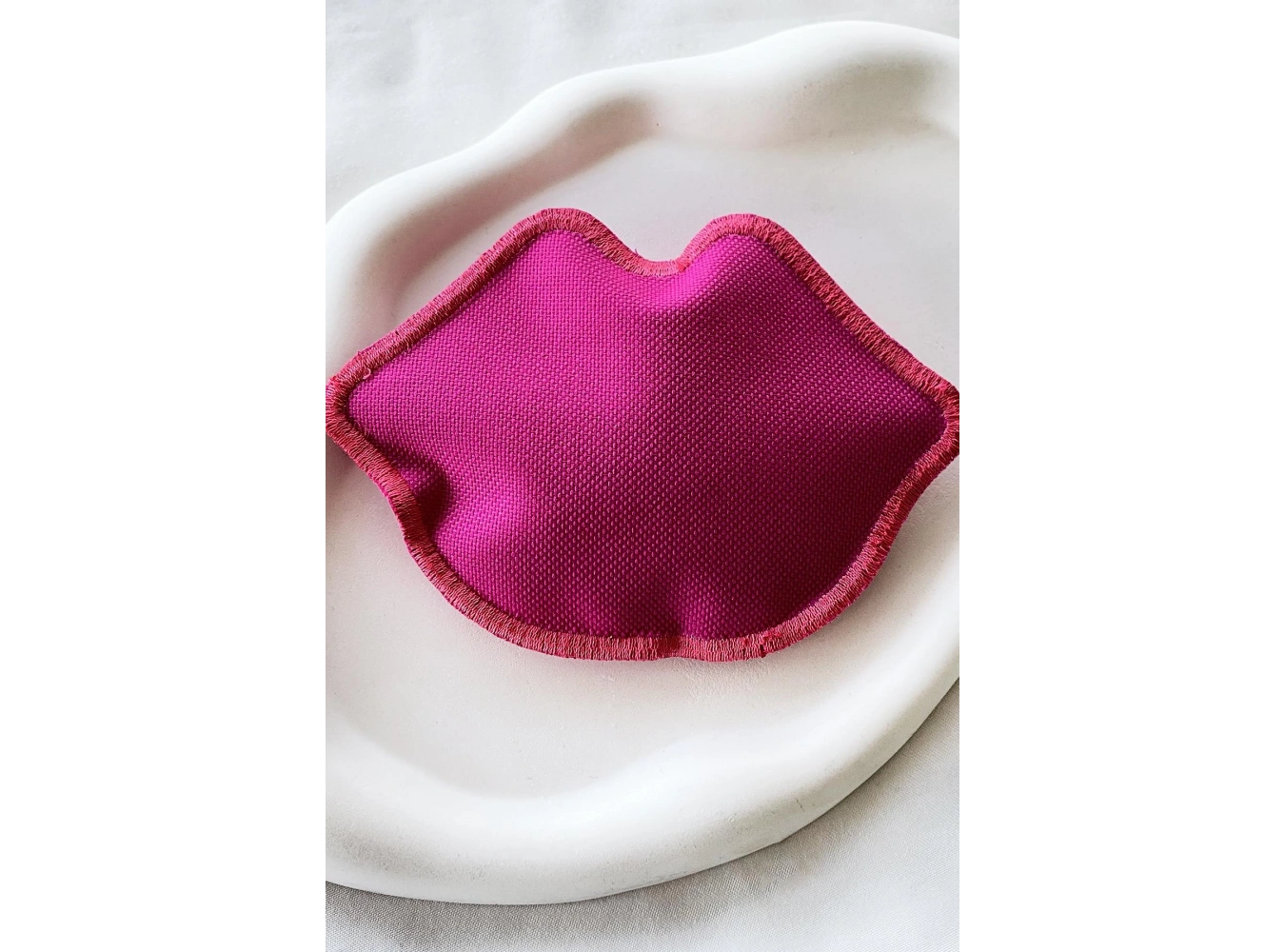 Pembe Renk Dudak Detaylı Kadın Cüzdan