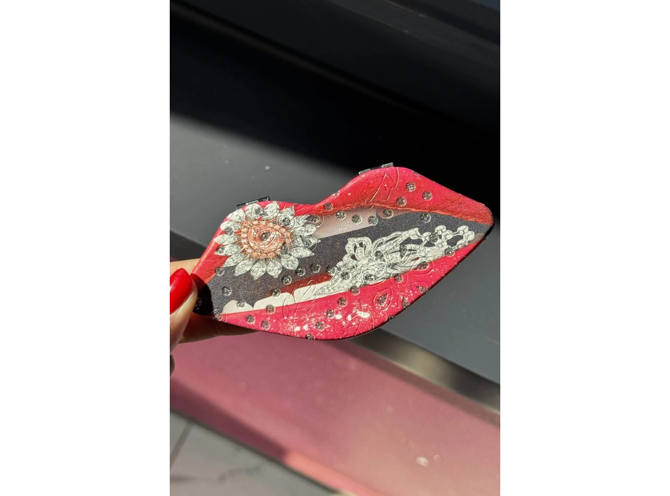 Pembe Renk Dudak Figürlü Cep Aynası