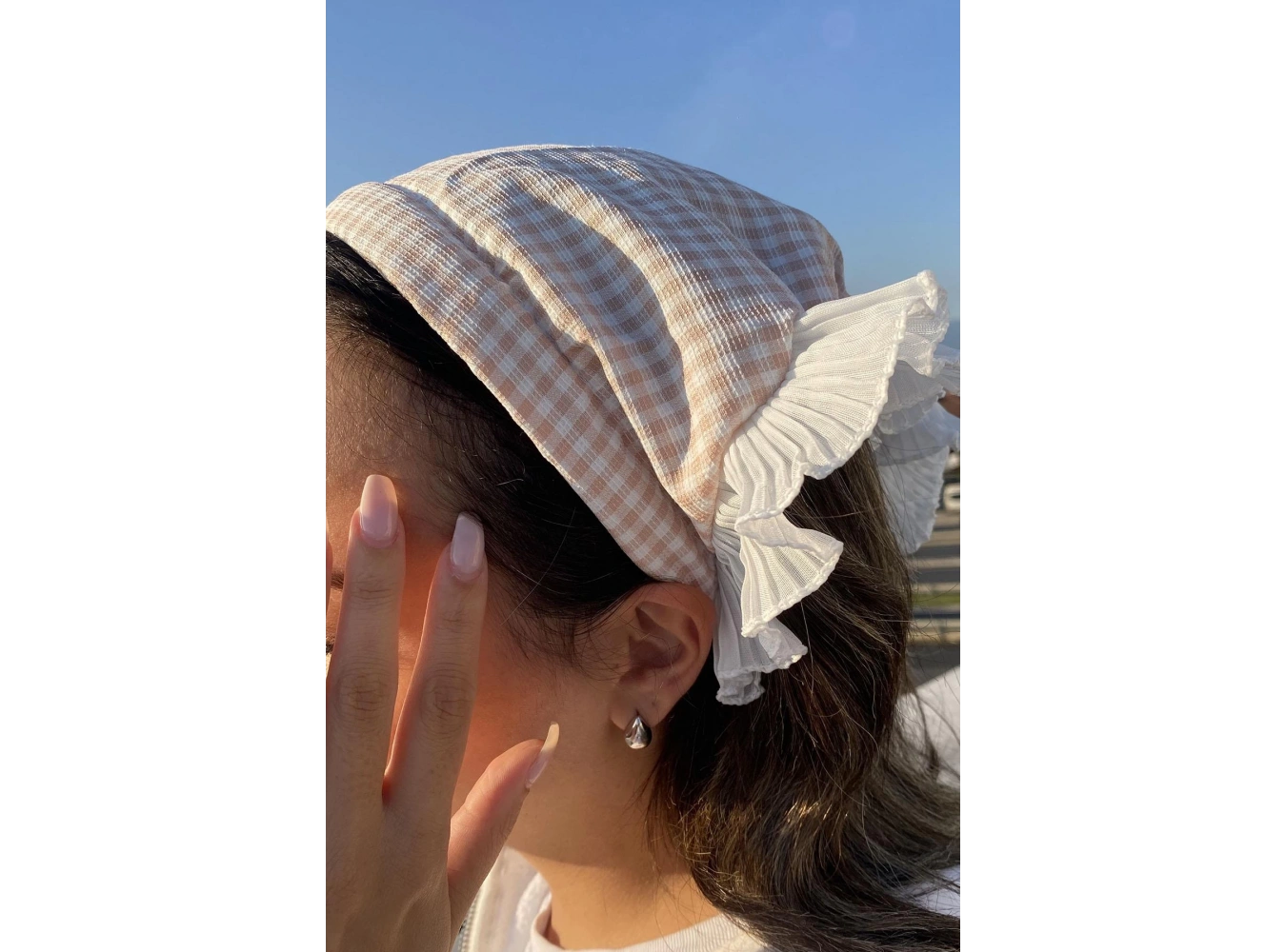 Pembe Renk Fular Detaylı Pötikare Desenli Taç