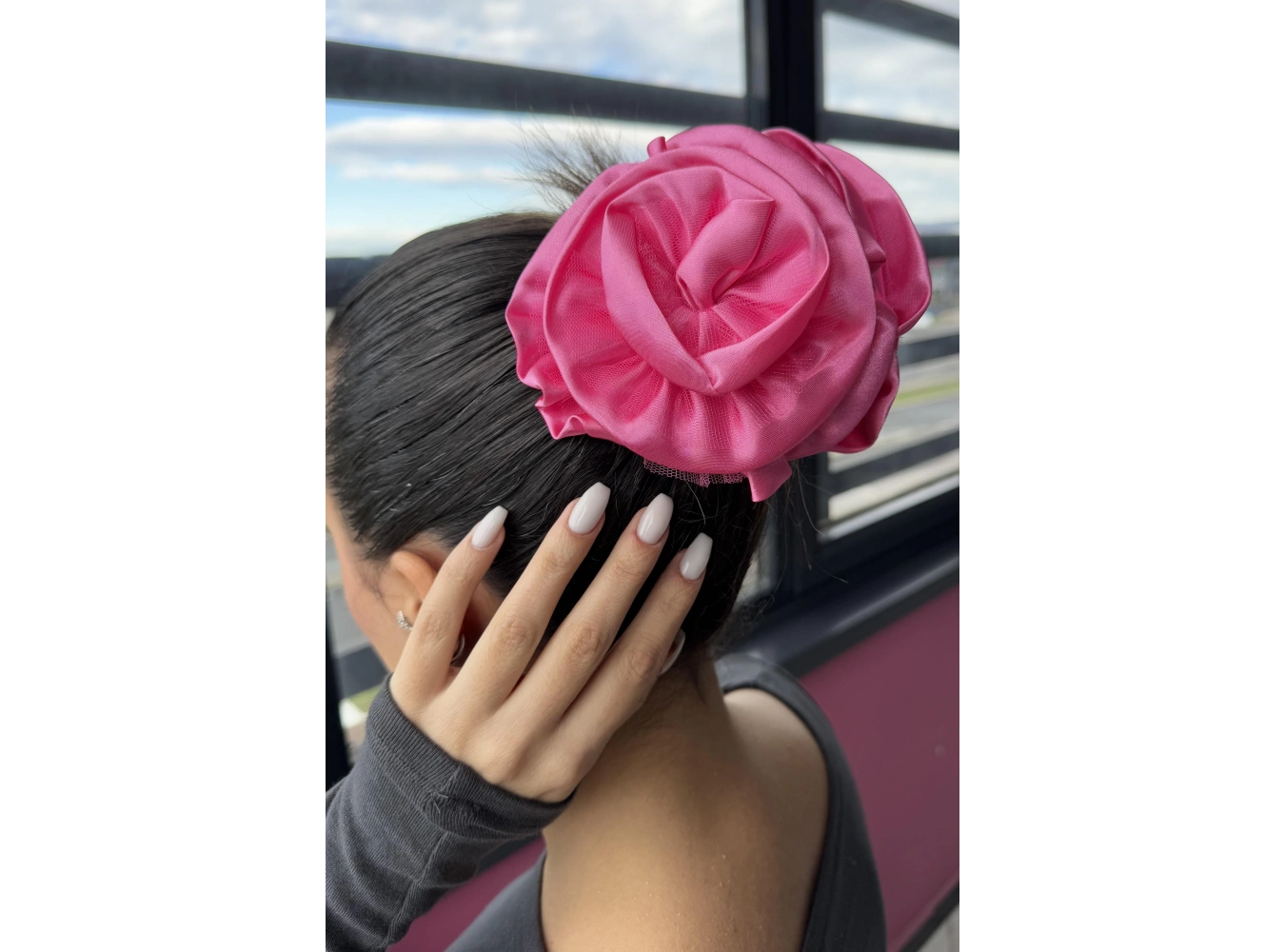 Pembe Renk Gül Detaylı Mandal Toka