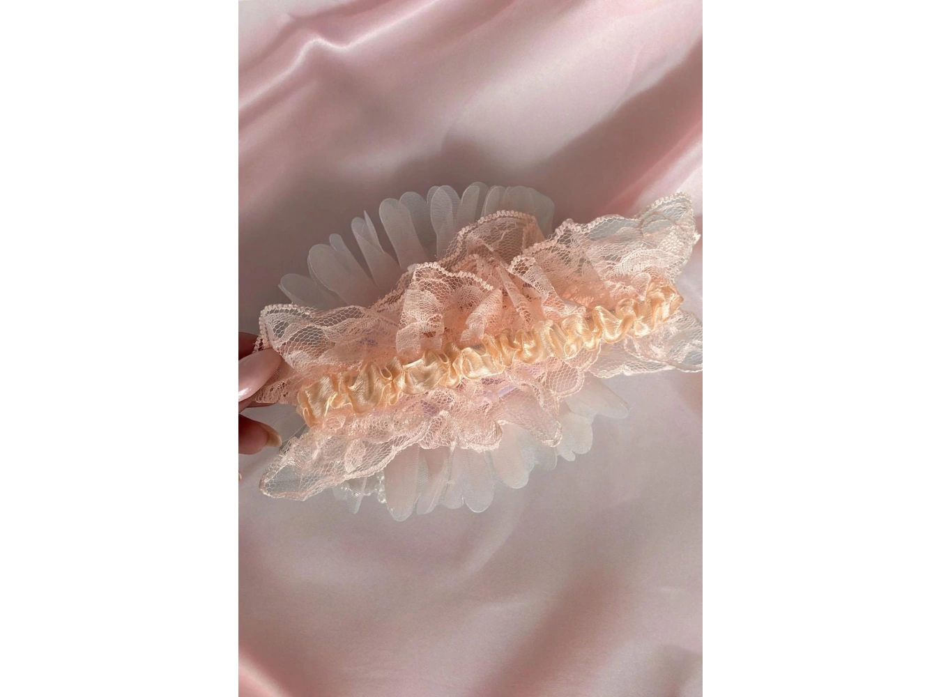 Pembe Renk Gül Figürlü İnci Detaylı Çocuk Saç Bandı