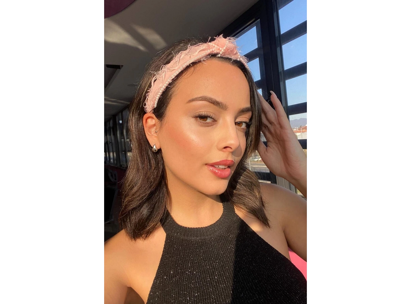 Pembe Renk İnci Detaylı Taç