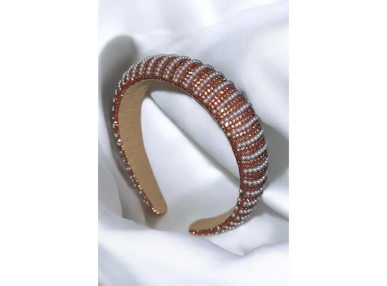 Pembe Renk İnci Detaylı Taşlı Taç