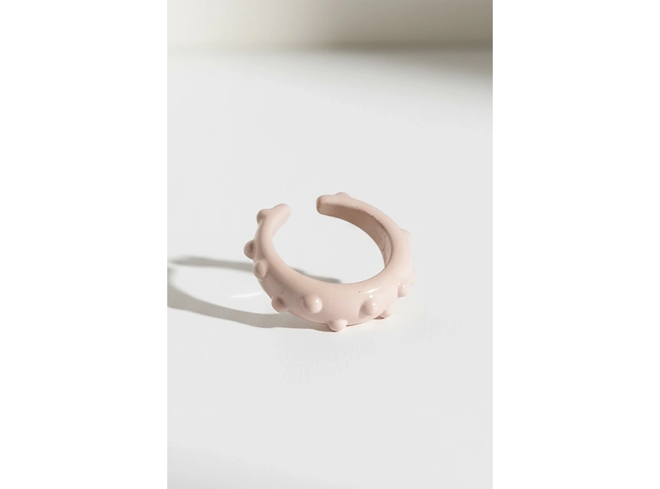 Pembe Renk Kabartmalı Mineli Yüzük