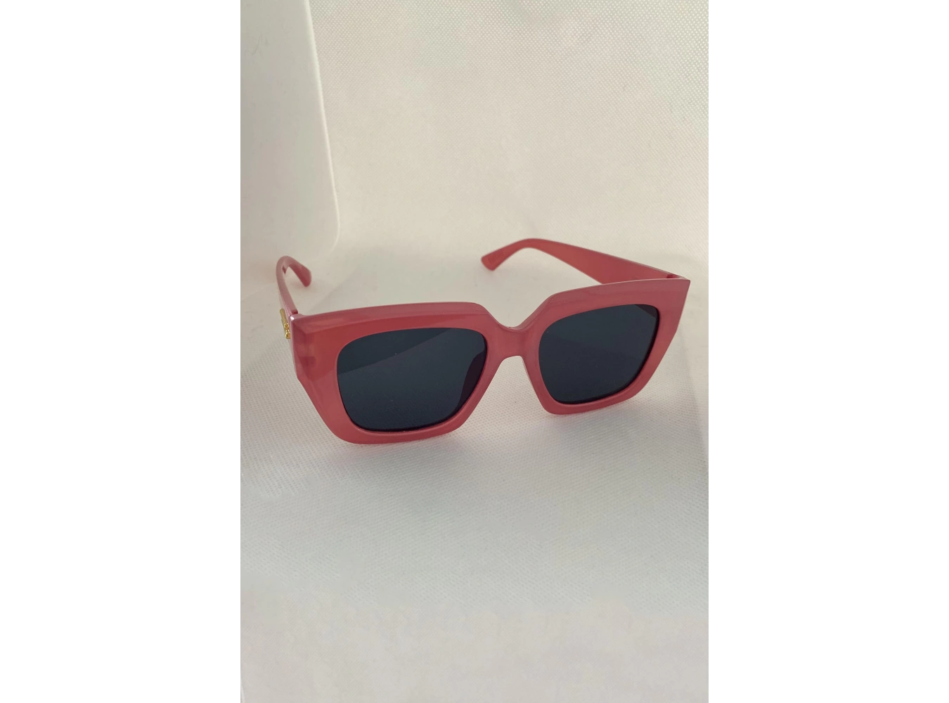 Pembe Renk Kadın Güneş Gözlüğü