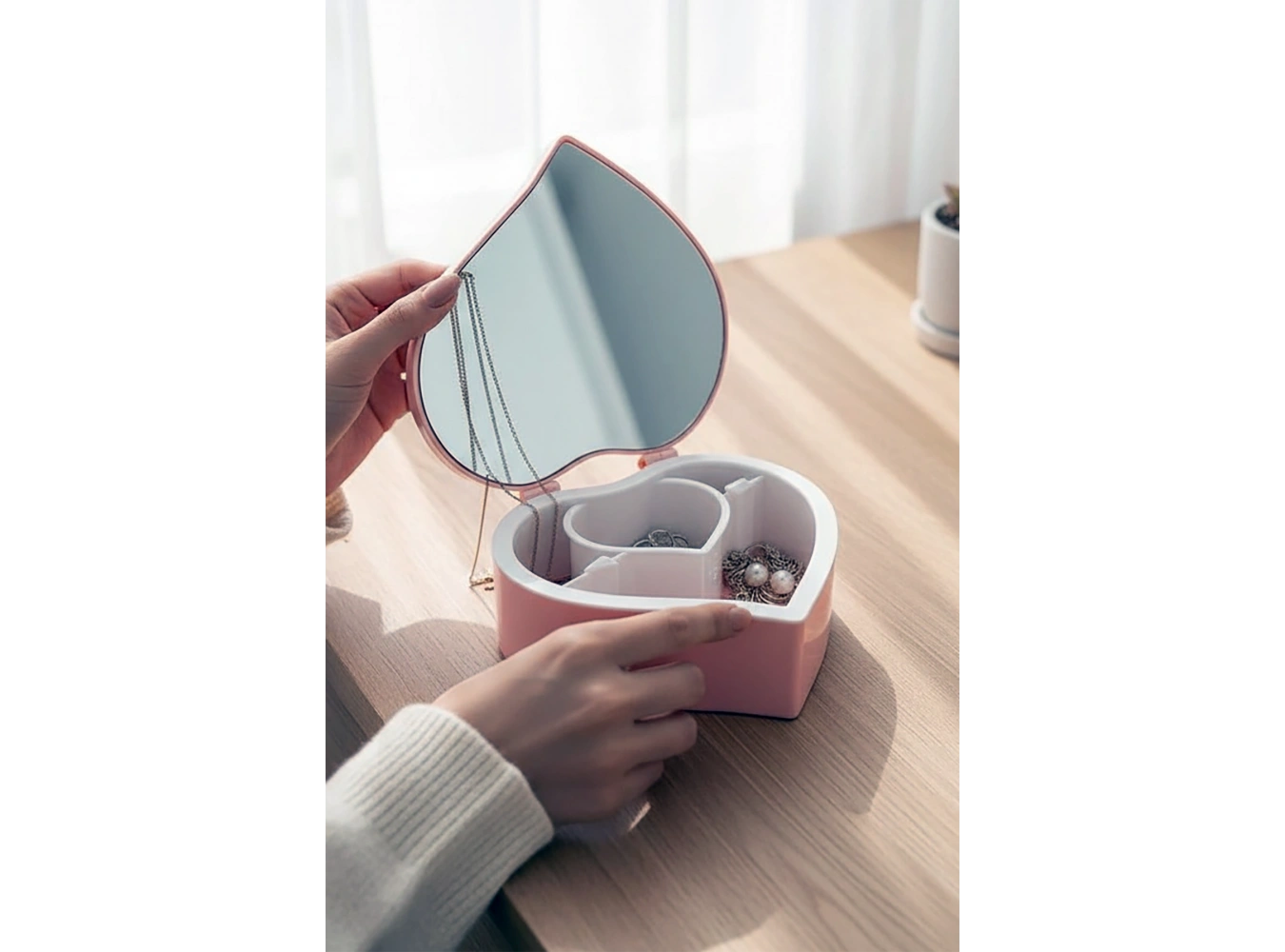 Pembe Renk Kalp Figürlü Aynalı Takı Organizeri