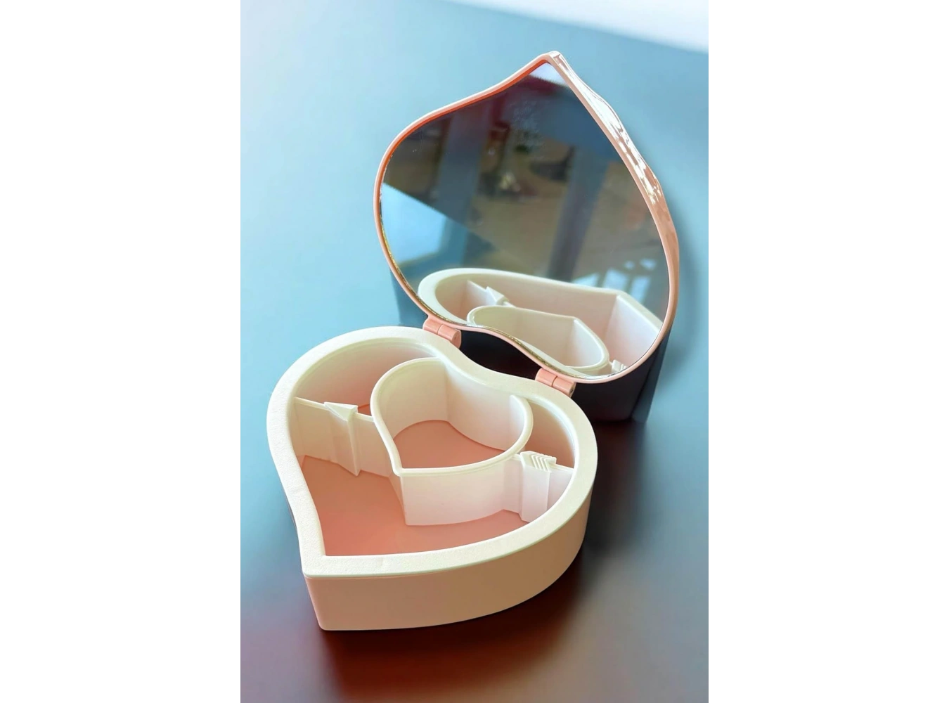 Pembe Renk Kalp Figürlü Aynalı Takı Organizeri