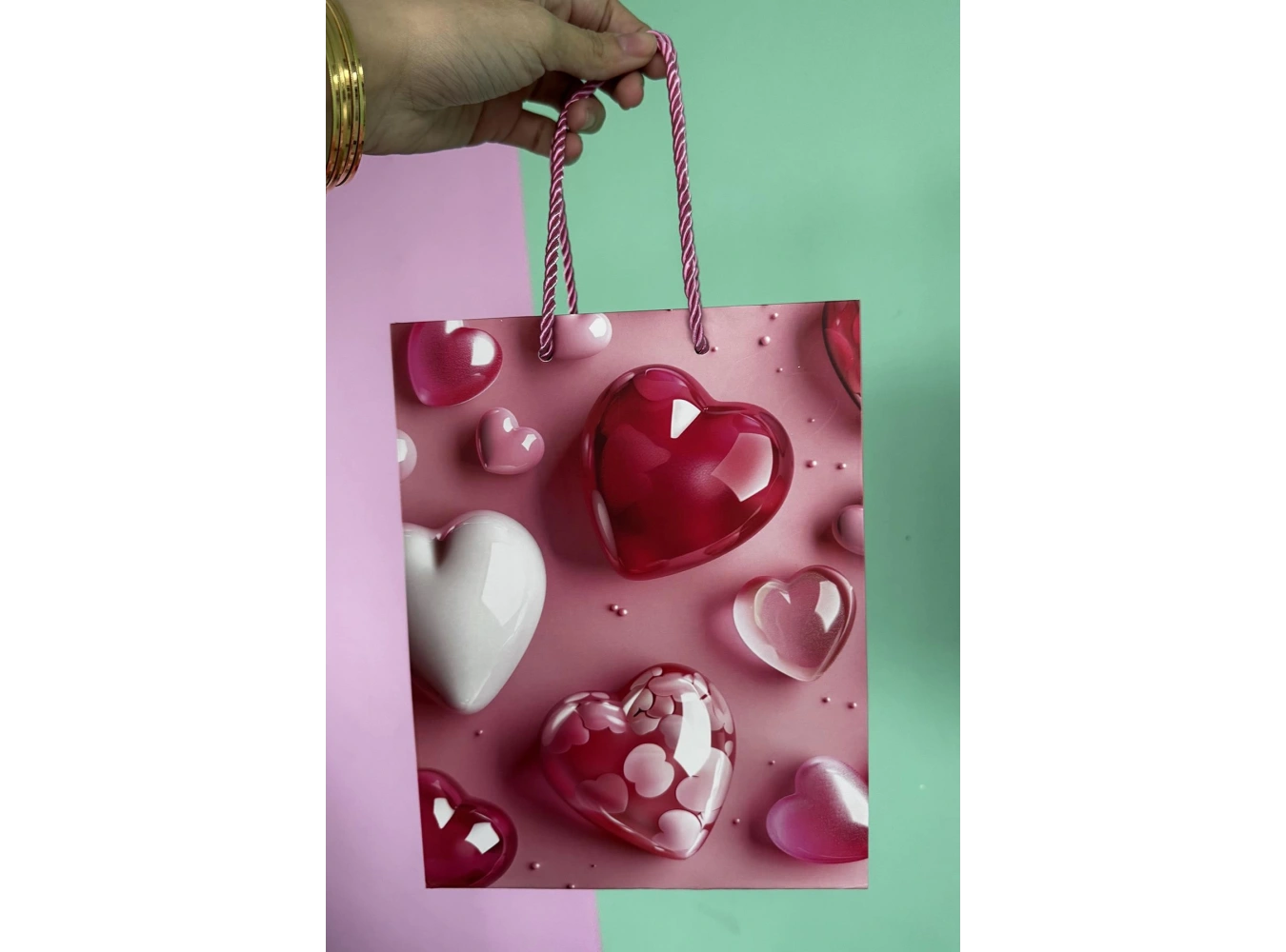 Pembe Renk Kalp Figürlü Karton Çanta