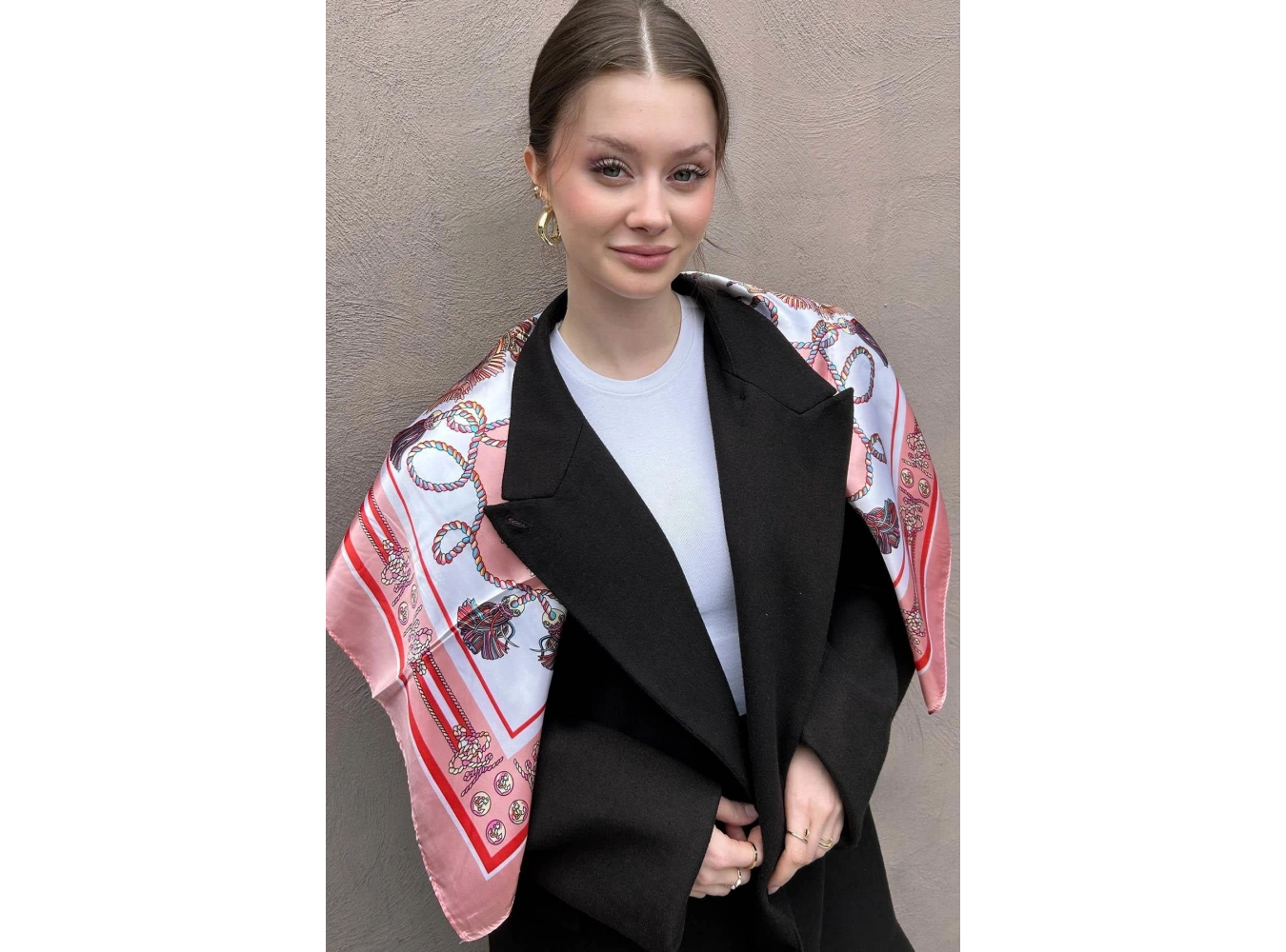 Pembe Renk Karışık Desenli Saten Şal/Fular