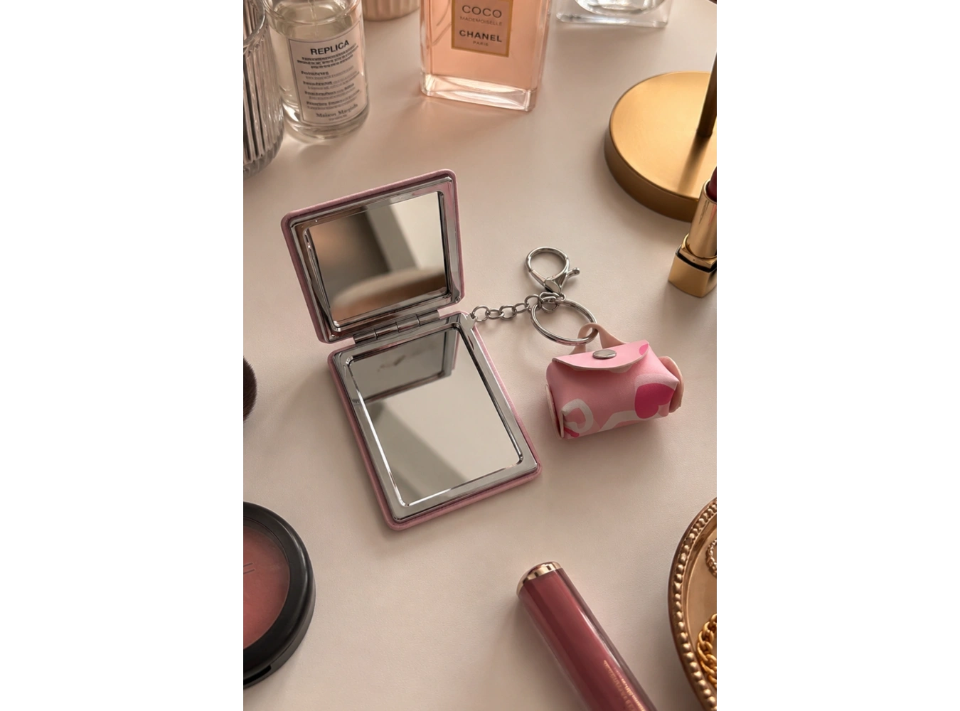 Pembe Renk Kız Detaylı Cep Aynası/Çanta Charm