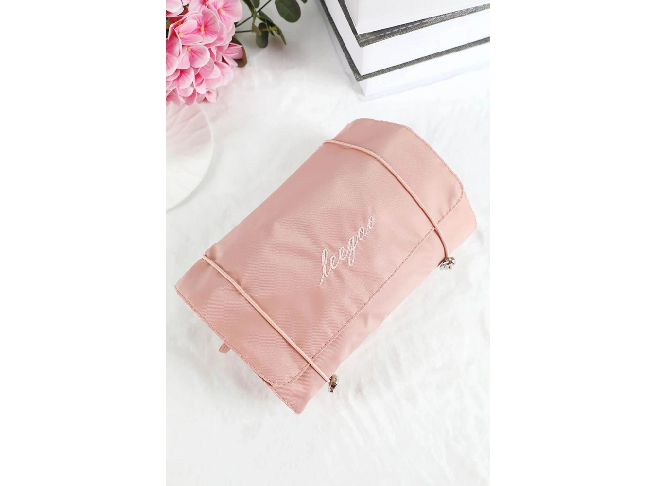 Pembe Renk Kozmetik Kişisel Bakım Rulo Haline Gelen Çanta