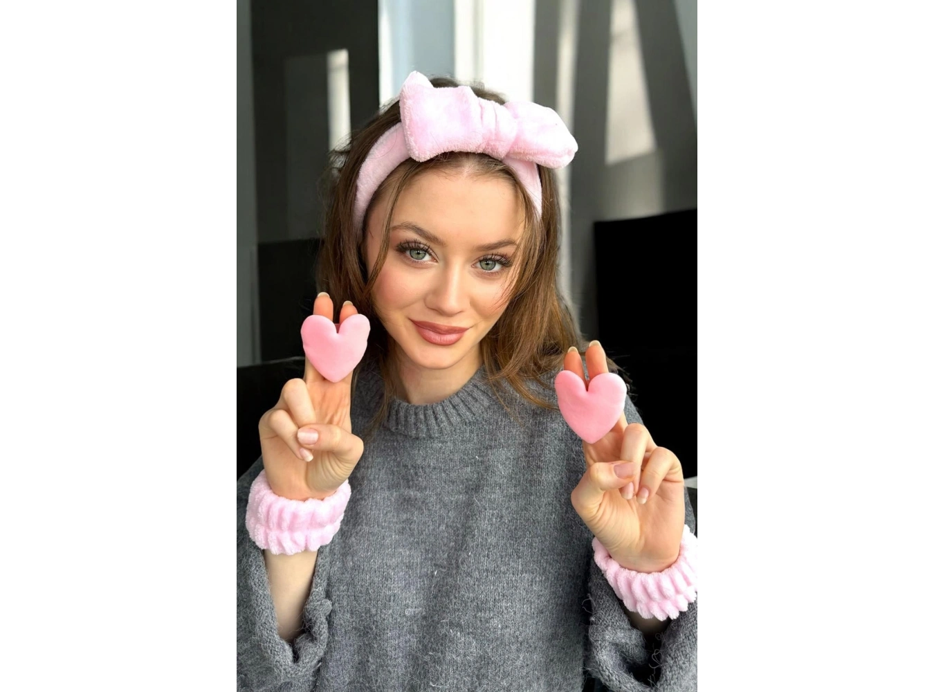 Pembe Renk Kurdele Figürlü Havlu Saç Bandı/ Makyaj Süngeri/ Pudra Süngeri/ Su Emici Havlu Bileklik Set