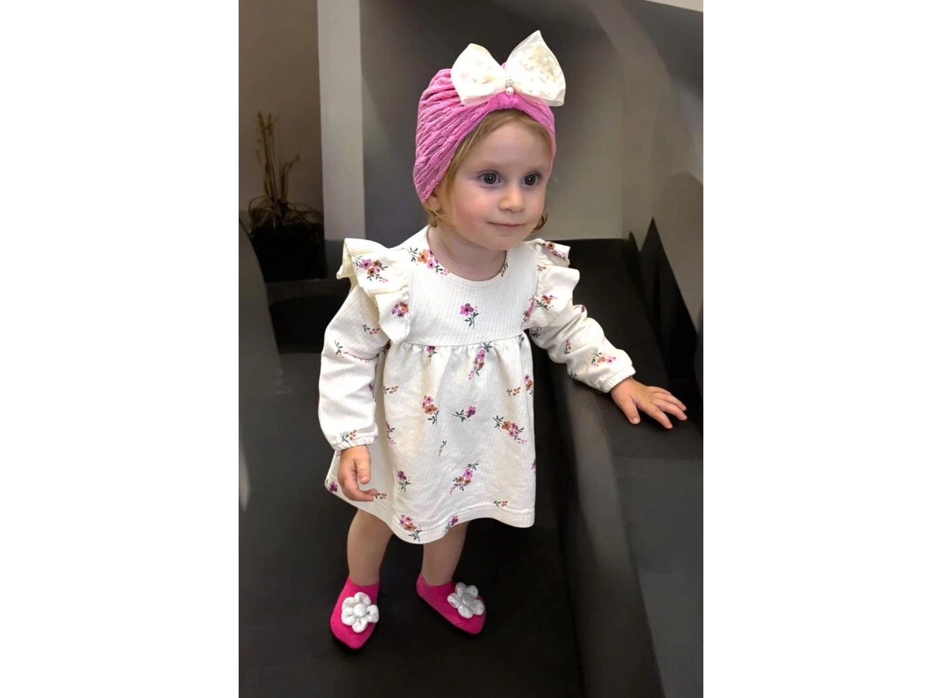 Pembe Renk Kurdele Ve Çiçek Detaylı Çocuk Saç Bonesi Ve Çorap Set