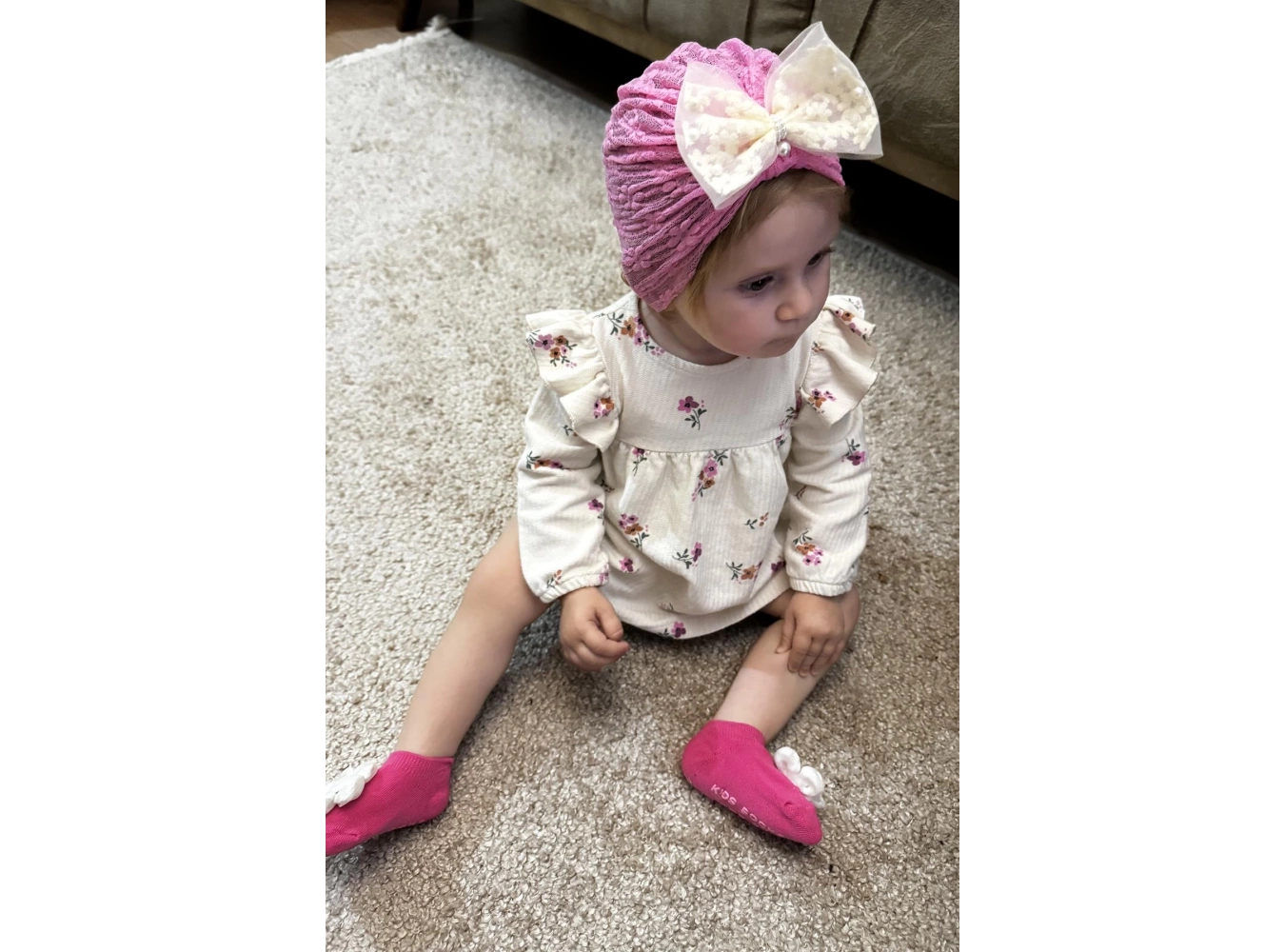 Pembe Renk Kurdele Ve Çiçek Detaylı Çocuk Saç Bonesi Ve Çorap Set