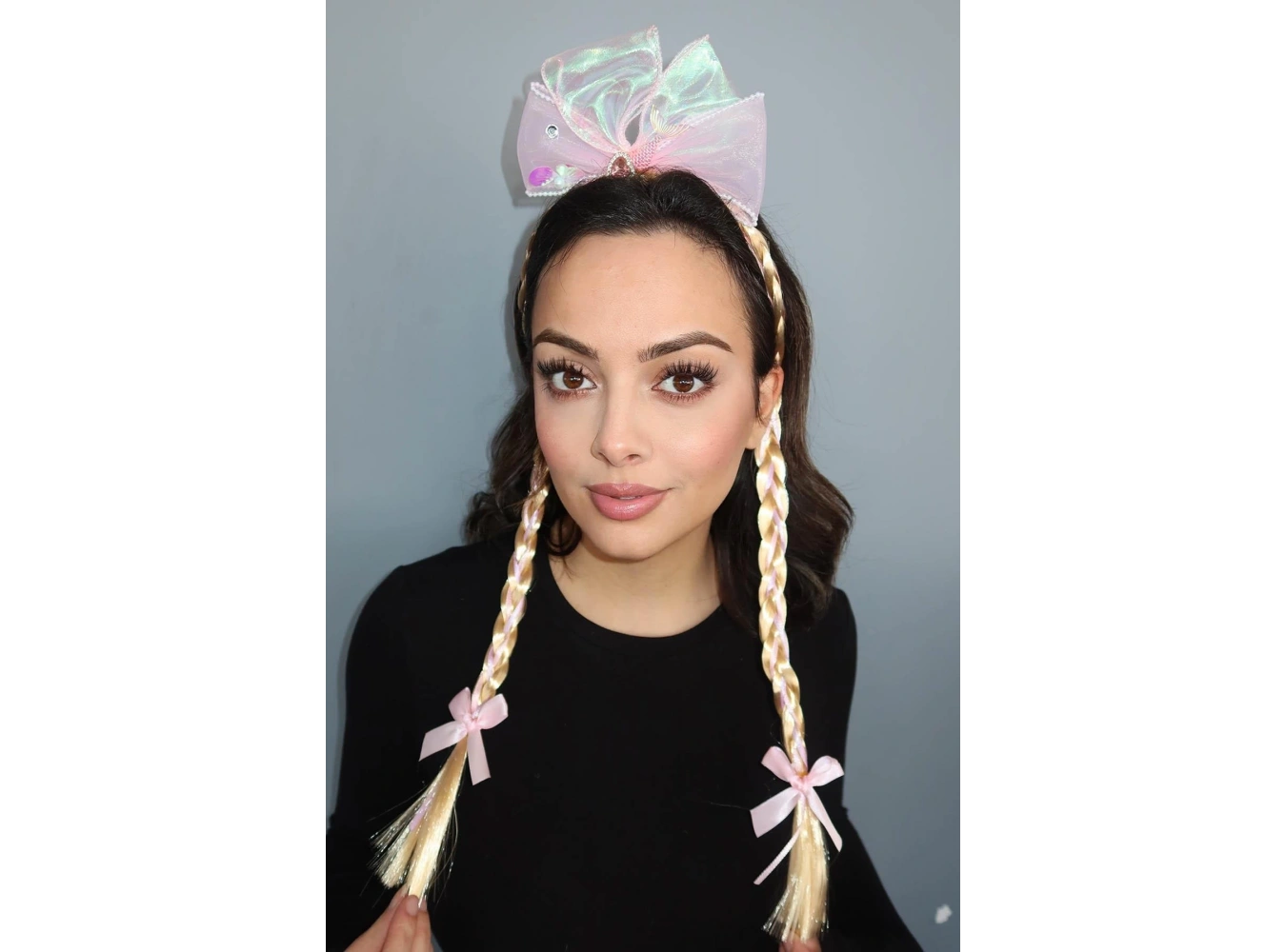 Pembe Renk Kuyruk Figürlü Örgülü Çocuk Taç