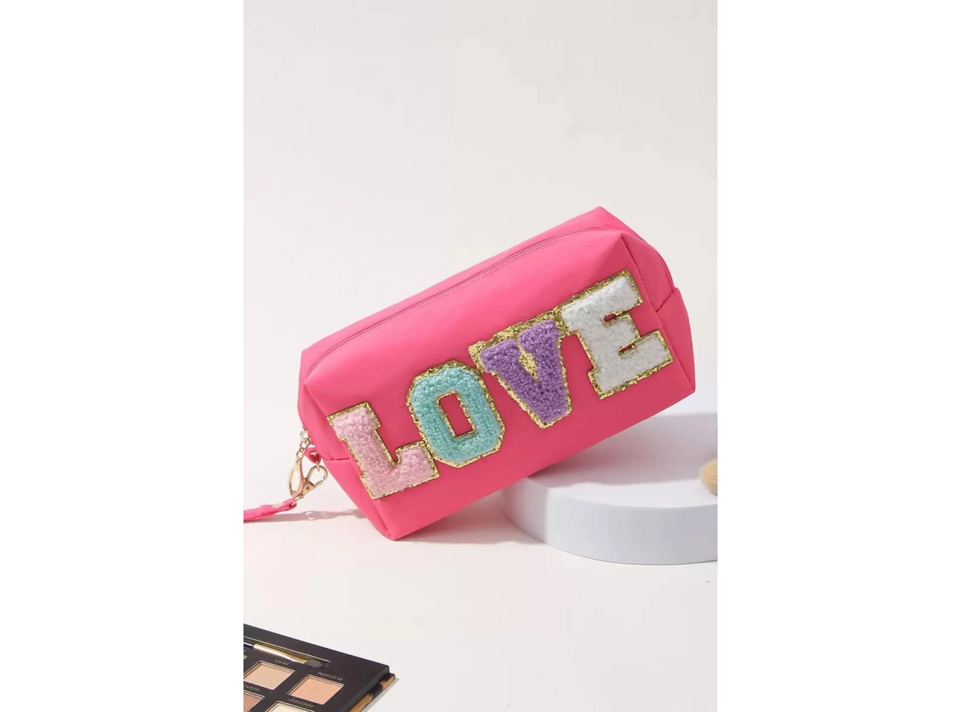 Pembe Renk Love Detaylı Makyaj Çantası