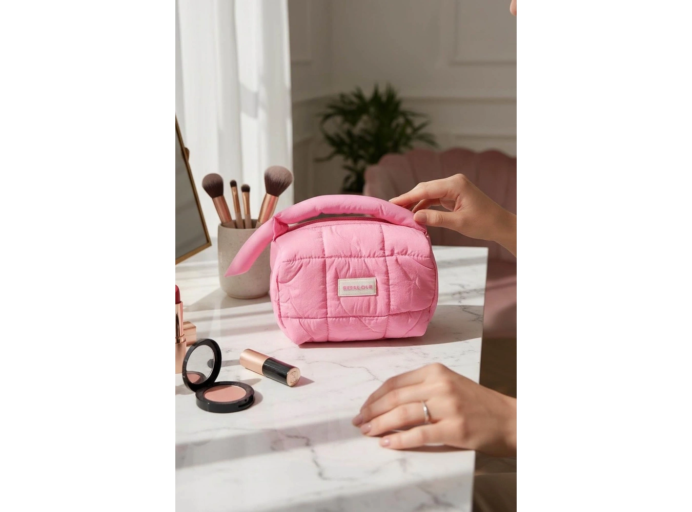 Pembe Renk Makyaj Çantası