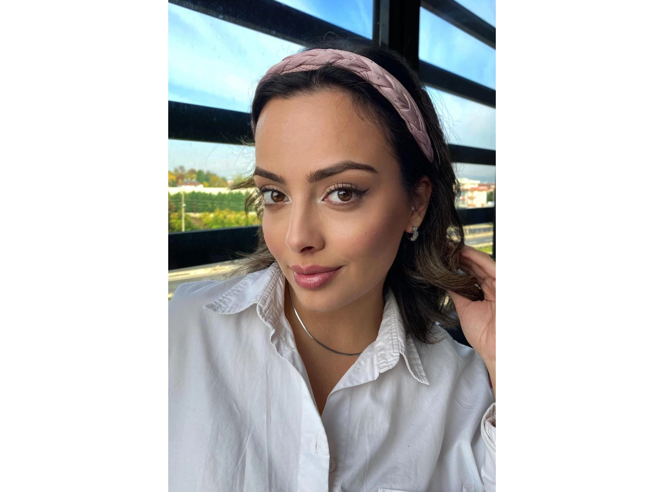 Pembe Renk Örgü Detaylı Taç