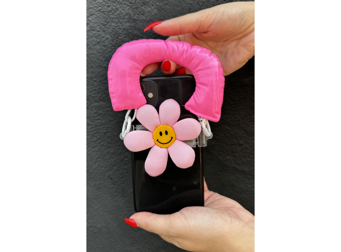 Pembe Renk Papatya Figürlü Telefon Aksesuarı