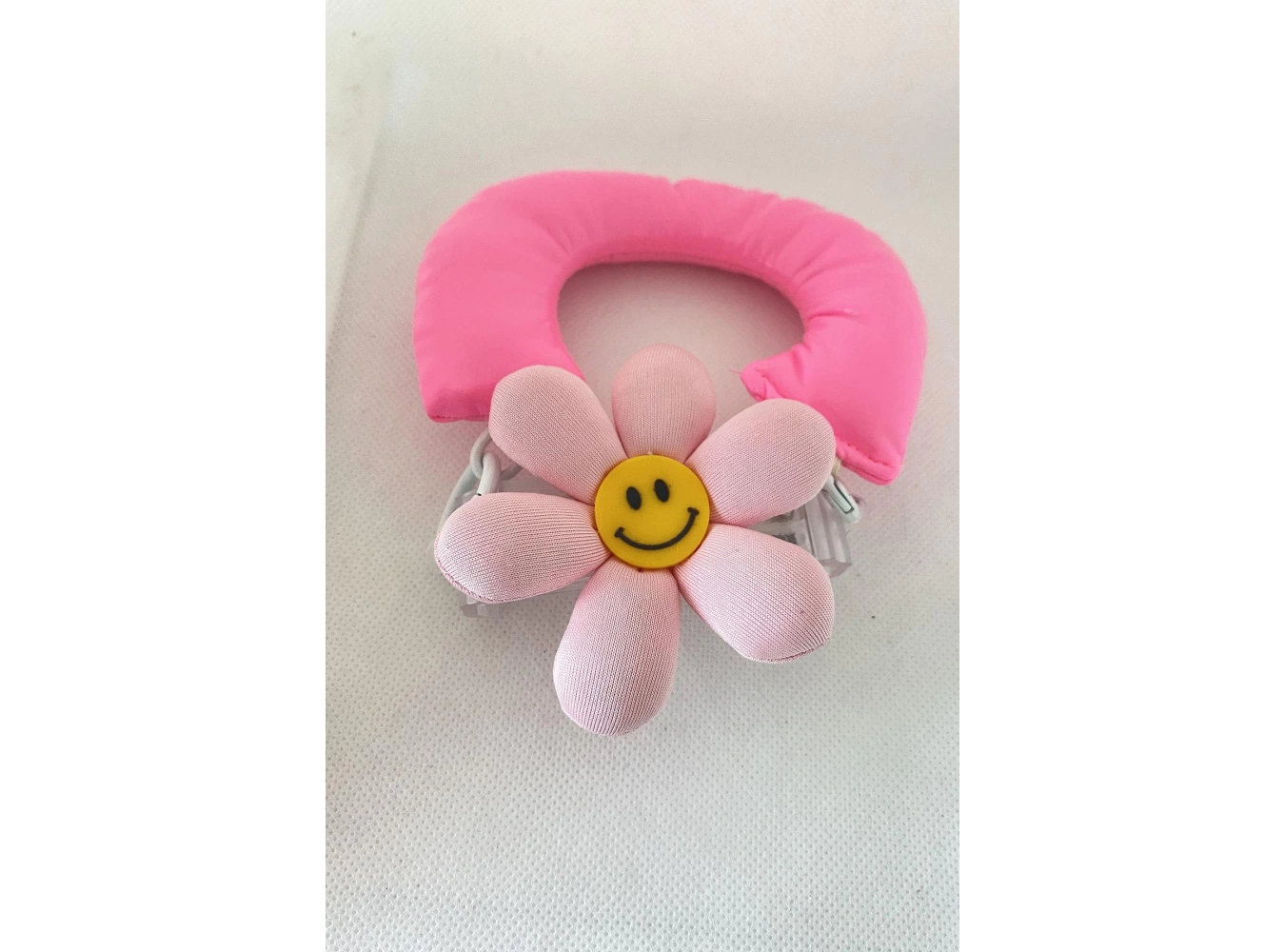 Pembe Renk Papatya Figürlü Telefon Aksesuarı