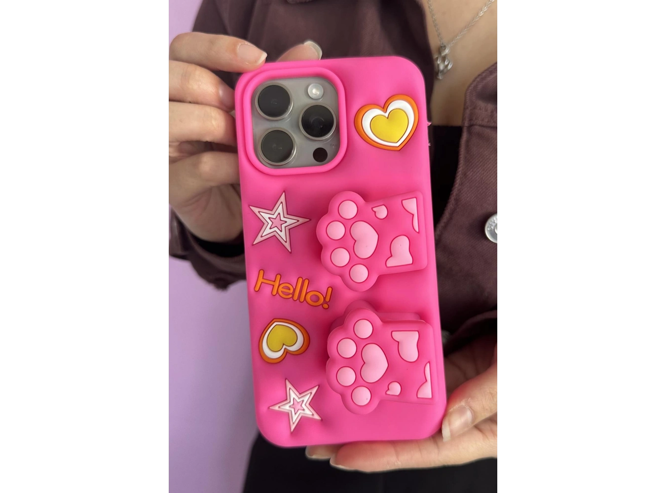 Pembe Renk Pati Figürlü 15 Pro Max Telefon Kılıfı