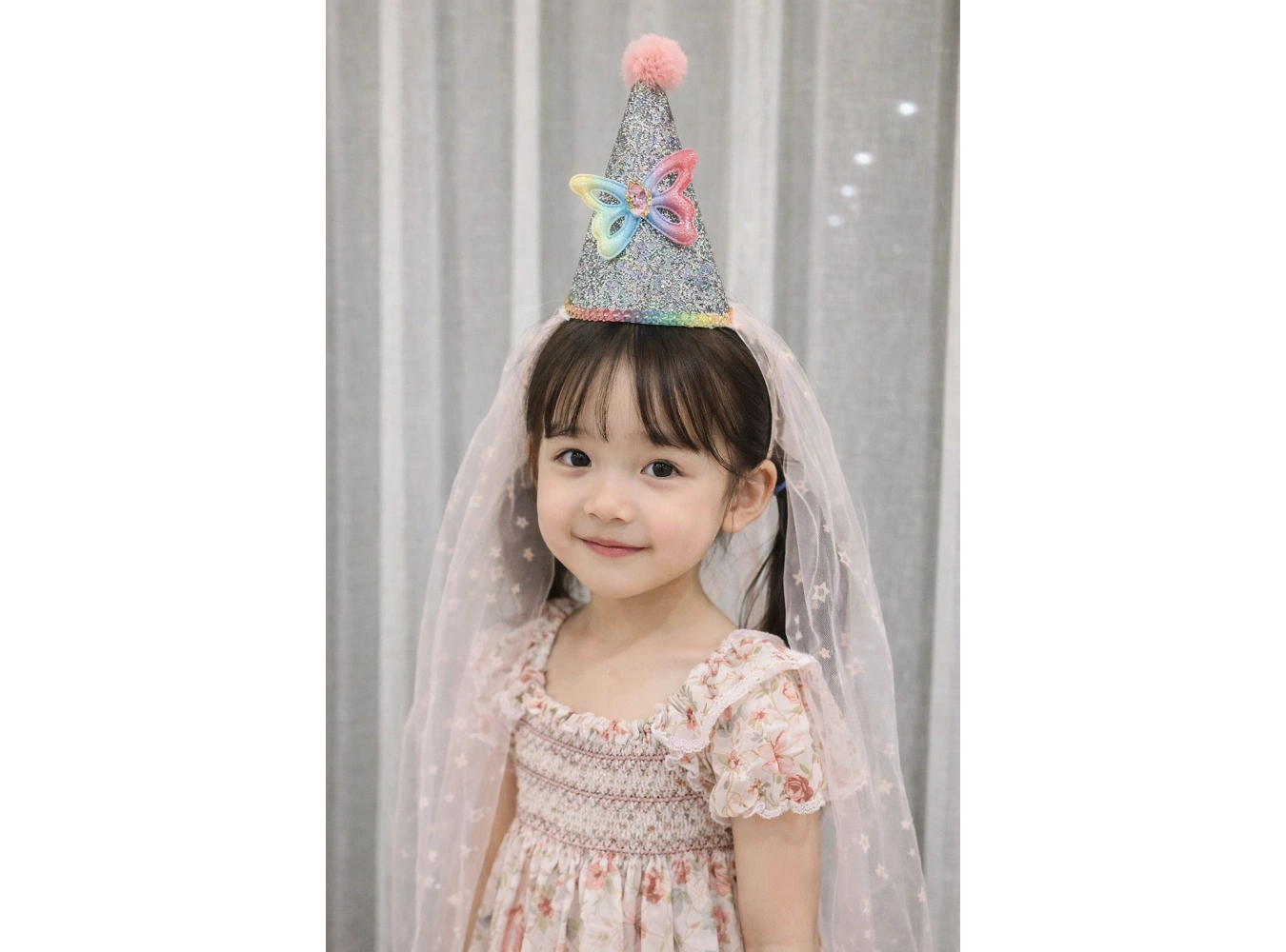 Pembe Renk Şapka Figürlü Tül Detaylı Çocuk Taç