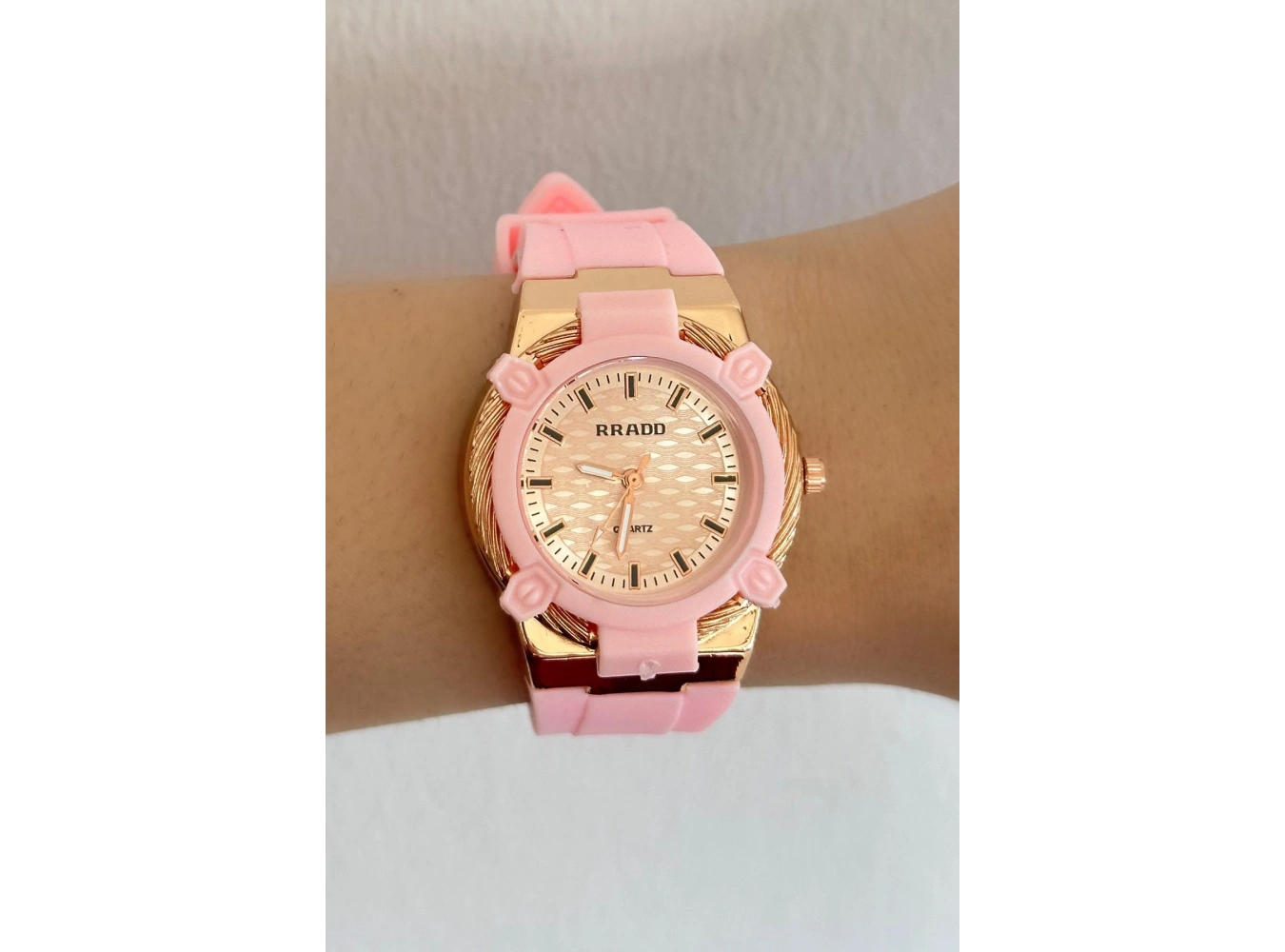 Pembe Renk Silikon Kordonlu Çelik Kadın Saat