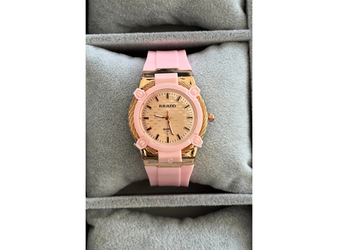 Pembe Renk Silikon Kordonlu Çelik Kadın Saat