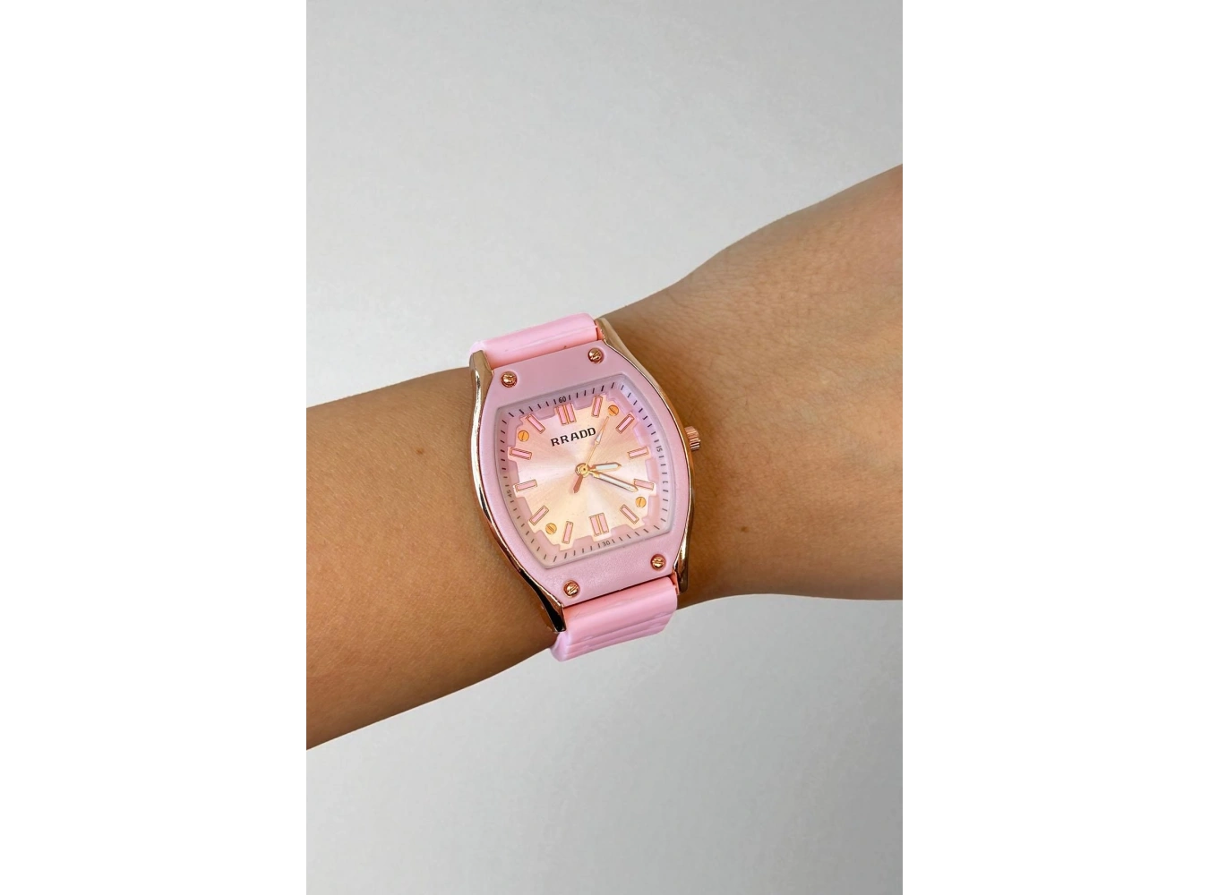 Pembe Renk Silikon Kordonlu Kadın Saat