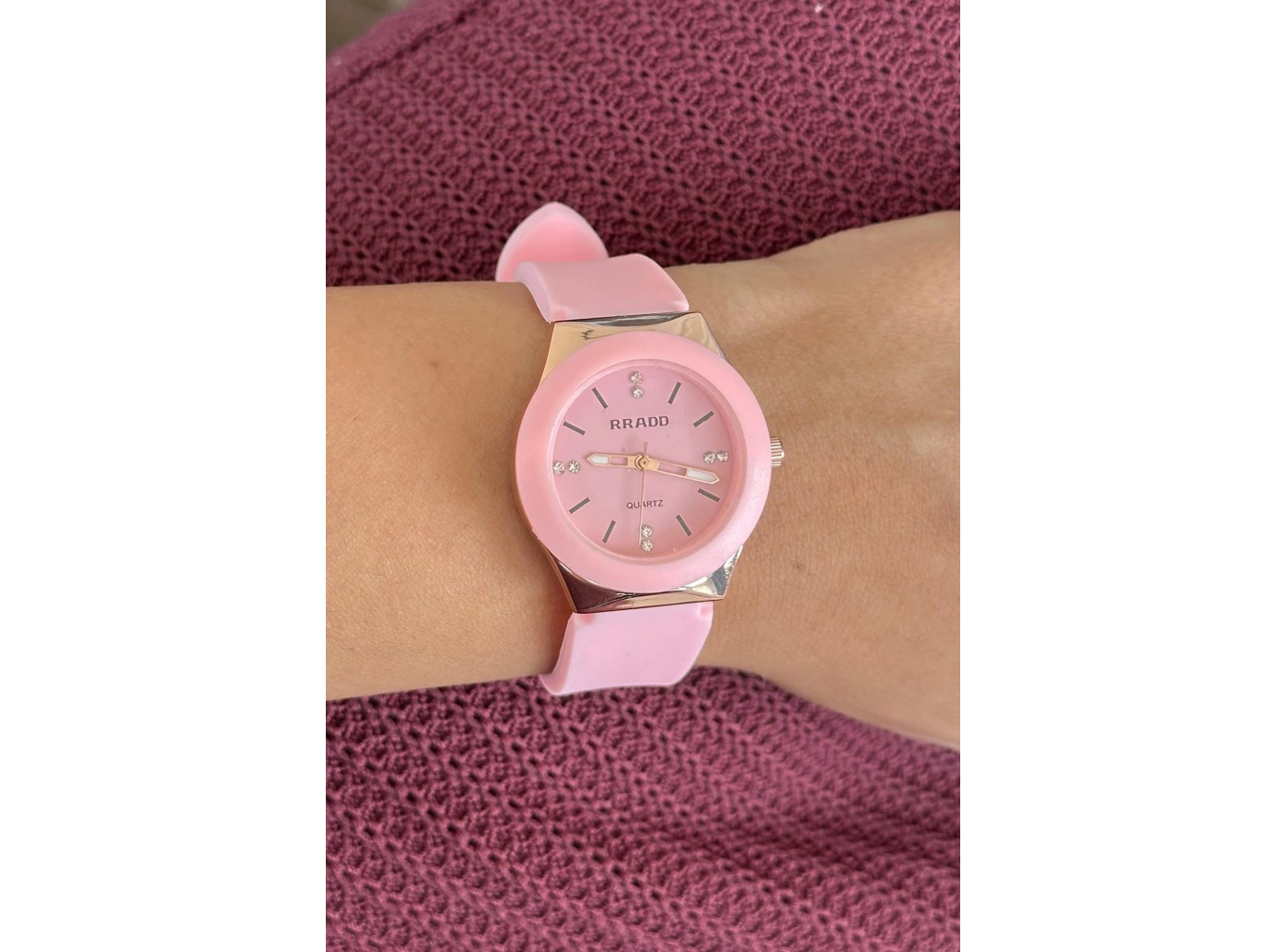 Pembe Renk Silikon Kordonlu Kadın Saat