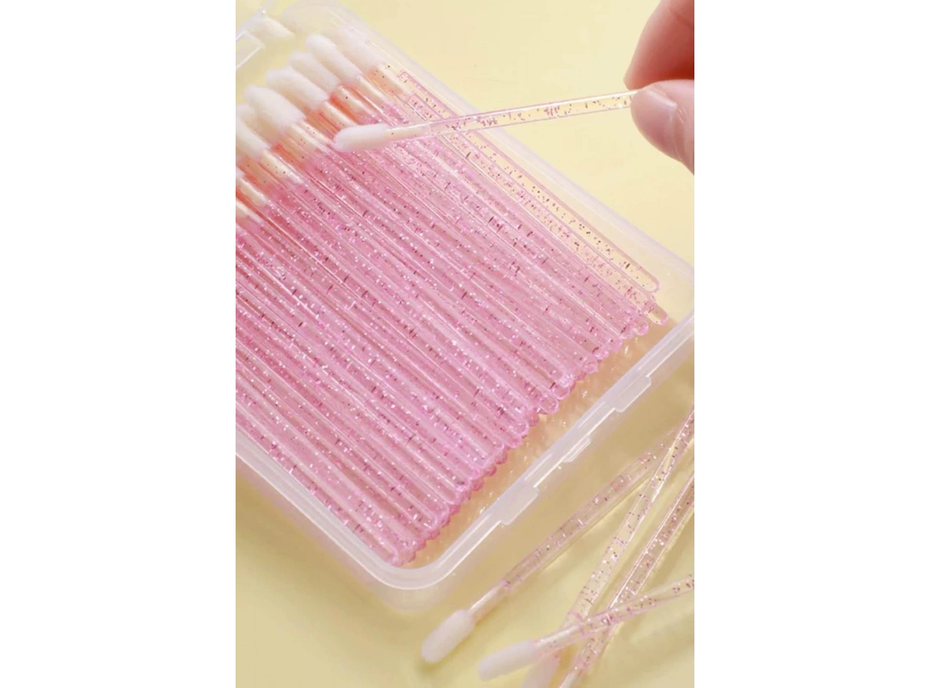 Pembe Renk Sim Detaylı Ruj Sürme Çubuğu