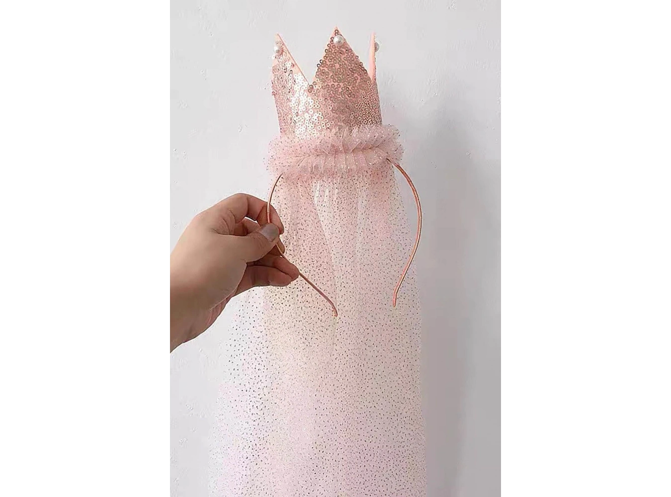 Pembe Renk Taç Detaylı Tüllü Taç